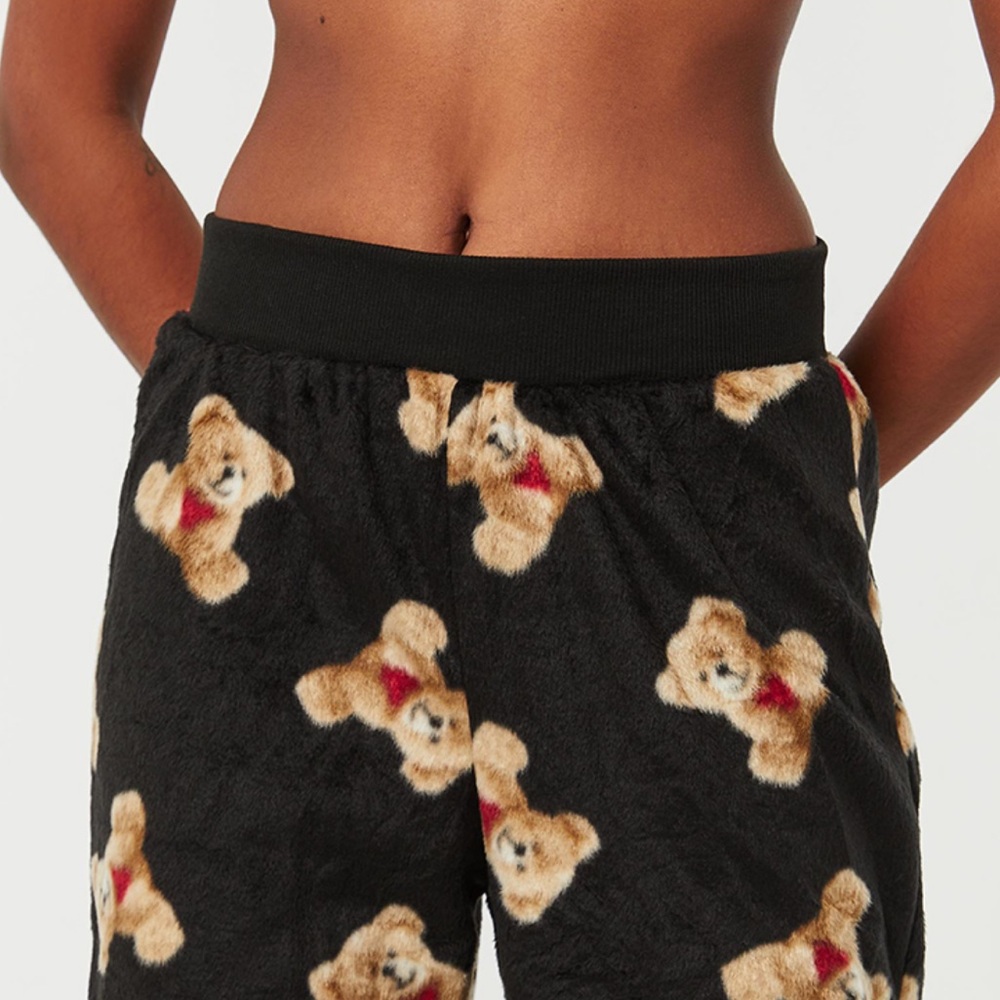 2/$15 🍓 Ardene Teddy Bear Fleece Shorts